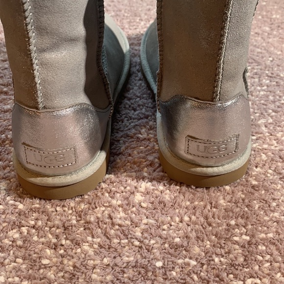 UGG Classic Short Shimmer Metallic Boots - Picture 3 of 8